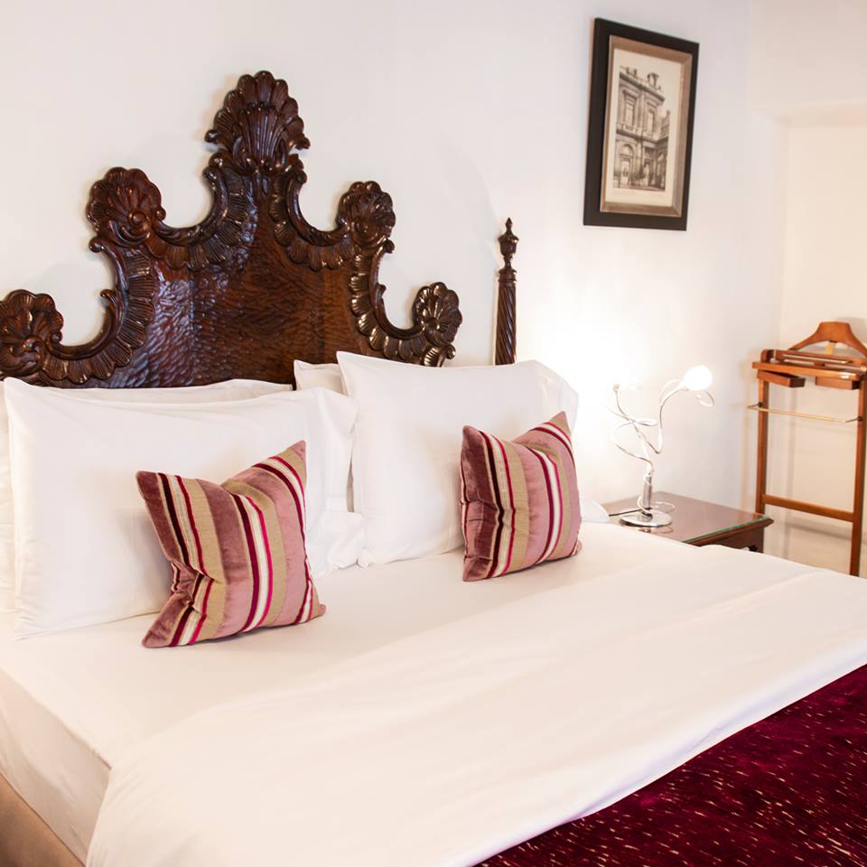  hotel la cigogne lampes chevets