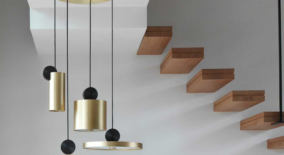 suspensions_calee_pool_cvl_luminaires_laiton-1
